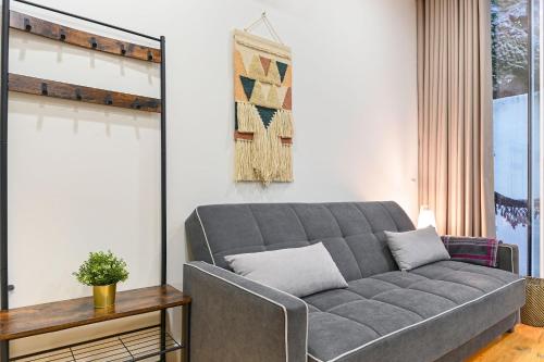 BmyGuest - Patio de Santa Catarina Apartment - image 2