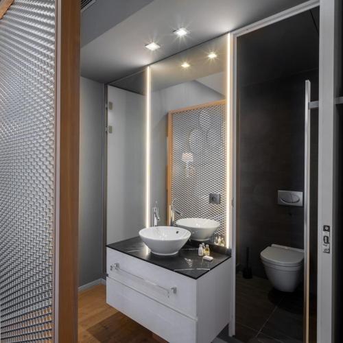 987 Design Prague Hotel - image 2