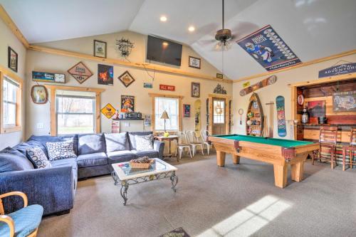 Spacious Victorian Home quarter Mi to Holiday Valley! - image 4