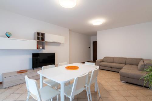 MIZAR- Appartamento privato con parcheggio gratuito by Appartamenti Petrucci - Apartment - Foligno