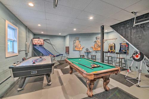 Lake Luzerne Home with Fire Pit on Hudson River