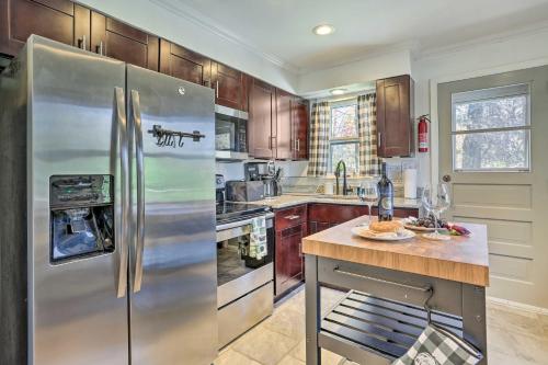 Delightful Home with Fire Pit, Walk to Lake! in Highland Lakes, USA