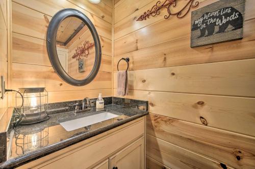Broken Bow Escape w/ Hot Tub & Basketball Court!, Broken Bow (fotografie 11)