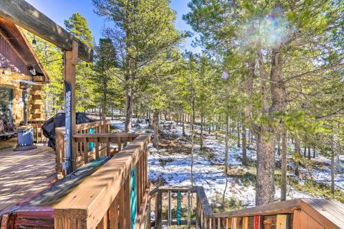 Secluded Black Hawk Log Cabin with Fire Pit!