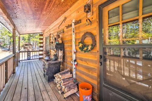 Secluded Black Hawk Log Cabin with Fire Pit!