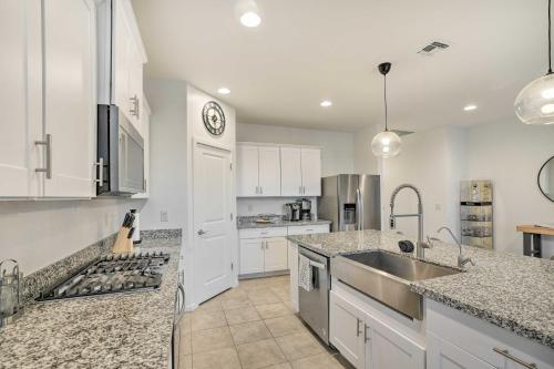 Glendale Oasis with Hot Tub and Putting Green! in Litchfield Park
