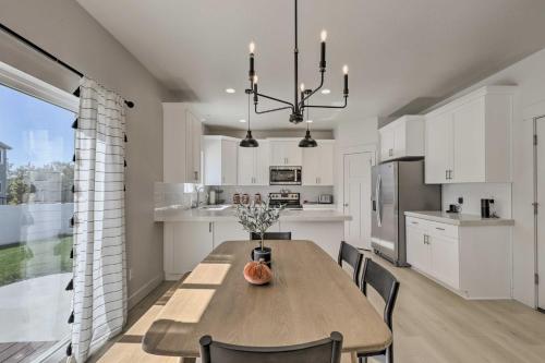 Lovely Vineyard Getaway Less Than 1 Mi to Utah Lake! Lovely Vineyard Getaway Less Than 1 Mi to Utah Lake!