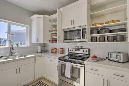 Lovely Vineyard Getaway Less Than 1 Mi to Utah Lake! Lovely Vineyard Getaway Less Than 1 Mi to Utah Lake!