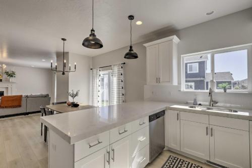 Lovely Vineyard Getaway Less Than 1 Mi to Utah Lake! Lovely Vineyard Getaway Less Than 1 Mi to Utah Lake!