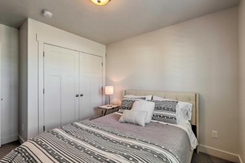 Lovely Vineyard Getaway Less Than 1 Mi to Utah Lake! Lovely Vineyard Getaway Less Than 1 Mi to Utah Lake!