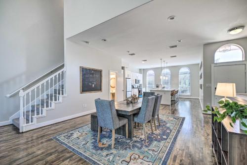 Modern Houston Gem 1 Mi to Minute Maid Park! in Houston, USA