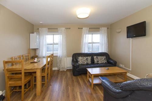 The Helm Apartments B&B - image 3