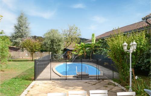 Amazing Home In Puyo With Outdoor Swimming Pool - Location saisonnière - Puyoô