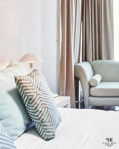 广场里尔套房酒店