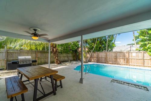 Spacious Home 4BRs Home, Game Room & Private Pool in Fort Lauderdale, USA