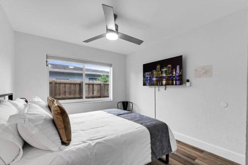 Spacious Home 4BRs Home, Game Room & Private Pool in Fort Lauderdale, USA