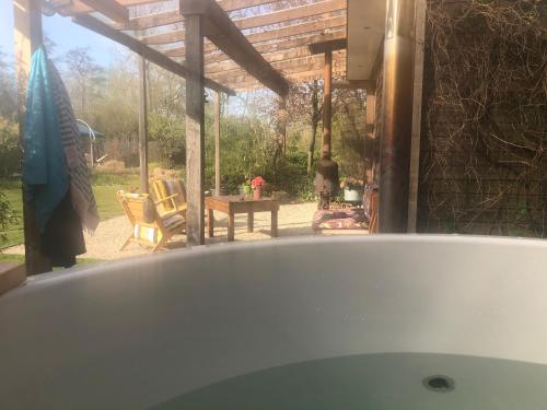 Pezsgőfürdő, De Aagt Tuyn in Aagtdorp