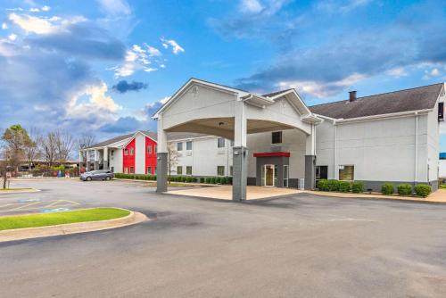 Econo Lodge Inn & Suites Pritchard Road North Little Rock - main image
