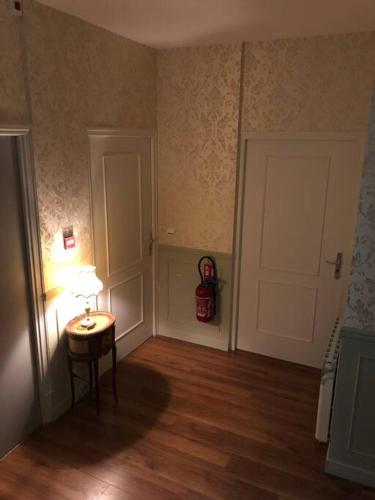 Gîte Les Roches : maison de caractère pour 15 personnes (Gite Les Roches : maison de caractere pour 15 personnes) in Saint-Romain (Burgundy)
