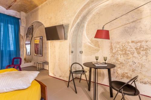 RUINS_DESIGN LOFT 150 MT FROM COLOSSEUM, Rome (photo 9)