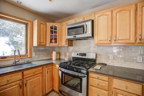 Blue River Escape Home: Peaceful, On River in Blue River