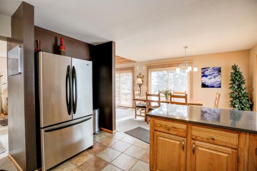 Blue River Escape Home: Peaceful, On River in Blue River