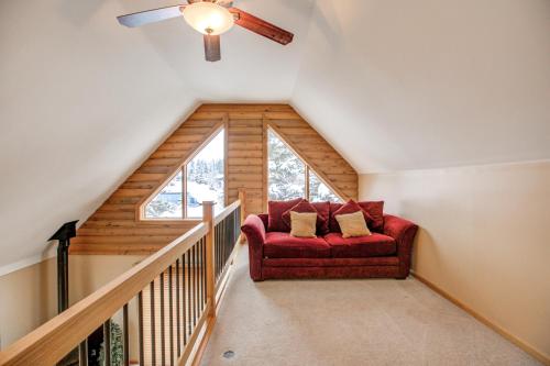Blue River Escape Home: Peaceful, On River in Blue River