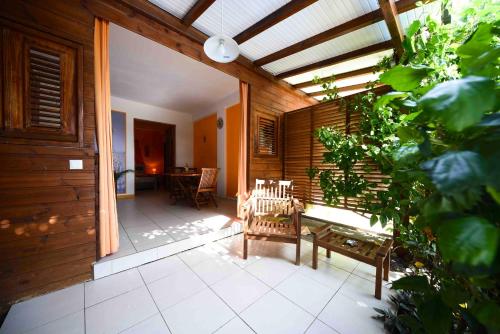 Balcony/terrace, Appartement charmant a Pointe-Noire, vue mer, 51 m², piscine in Pointe-Noire