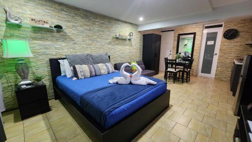 Palm's Luxury Suite with Private Jacuzzi in Aguada