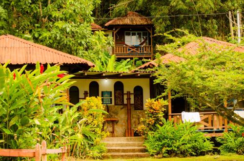 Hotel Bahía Aguacate