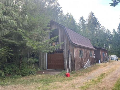 Rustic 1-Bedroom farm style loft with fire pit