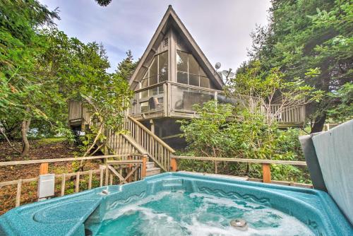 Creekside Chalet with Spa By Exclusive Irish Beach - image 7