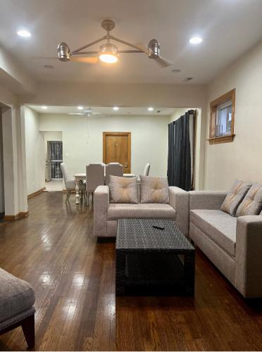 Relaxing Entire Roseland Neighborhood Apartment Unit