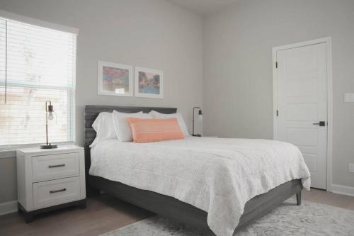 The Retreat at Rigsby-All new 3bdrm/2.5 bath in San Antonio, USA