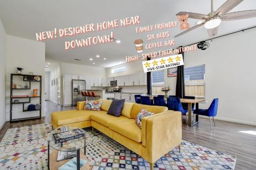 Family stay! Near Downtown, Coffee bar, King bed in San Antonio, USA