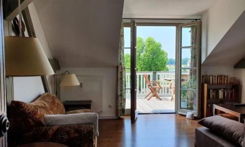 LoggiaHaus am Schloss, 5 Ferienwohnungen, teils mit Schloss- und Seeblick