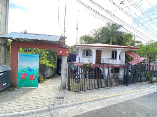 Blue Morpho House B&B Quepos