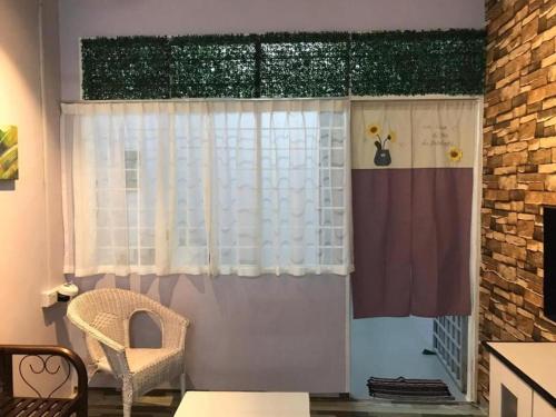 TWO SINGLE BED WITH SHARED BATHROOMS (ROOM ONLY) in Lunas