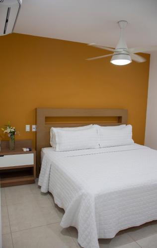 1 king bed, 1 sofa bed