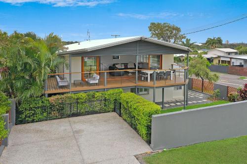 1 Rowell Street Battery Hill QLD