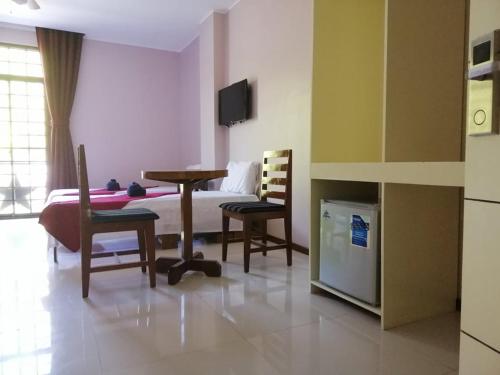 Answer Hotel near Aninuan Falls