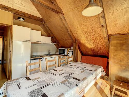 Chalet La Toussuire, 4 pièces, 10 personnes - FR-1-416-10