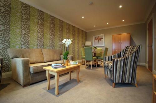 2 bedrooms, 4 beds