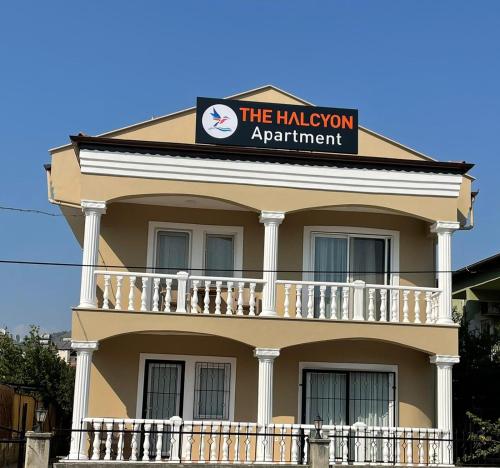 THE HALCYON APARTMENT