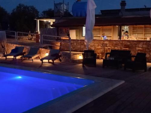 Beach resort BAIN - house Lady, free transport, pool, bbq, breakfast, restaurant, Island of Žut - Kornati