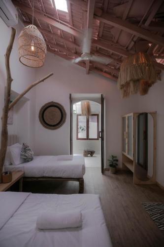2 twin beds