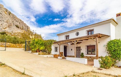 Lovely Home In Caete La Real With Outdoor Swimming Pool