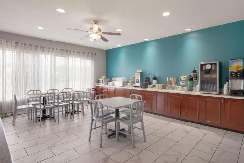 Quality Inn & Suites Northpark - main image