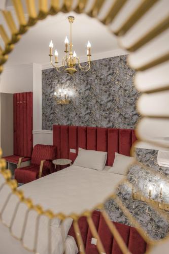 Deluxe Double Room (2 Adults + 1 Child)