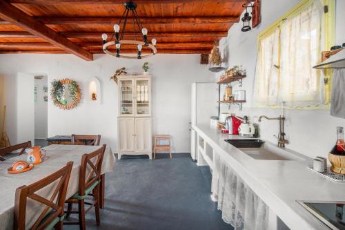 virtuve, Livas Residence in Ganema